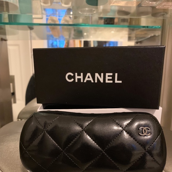 Chanel Sunglasses - Picture 5 of 8
